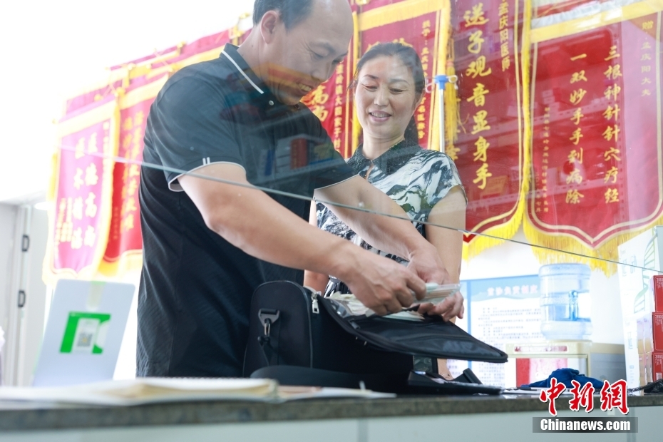 【图片故事】寻找乡村好医生：“小诊所”让居民有了大“医”靠